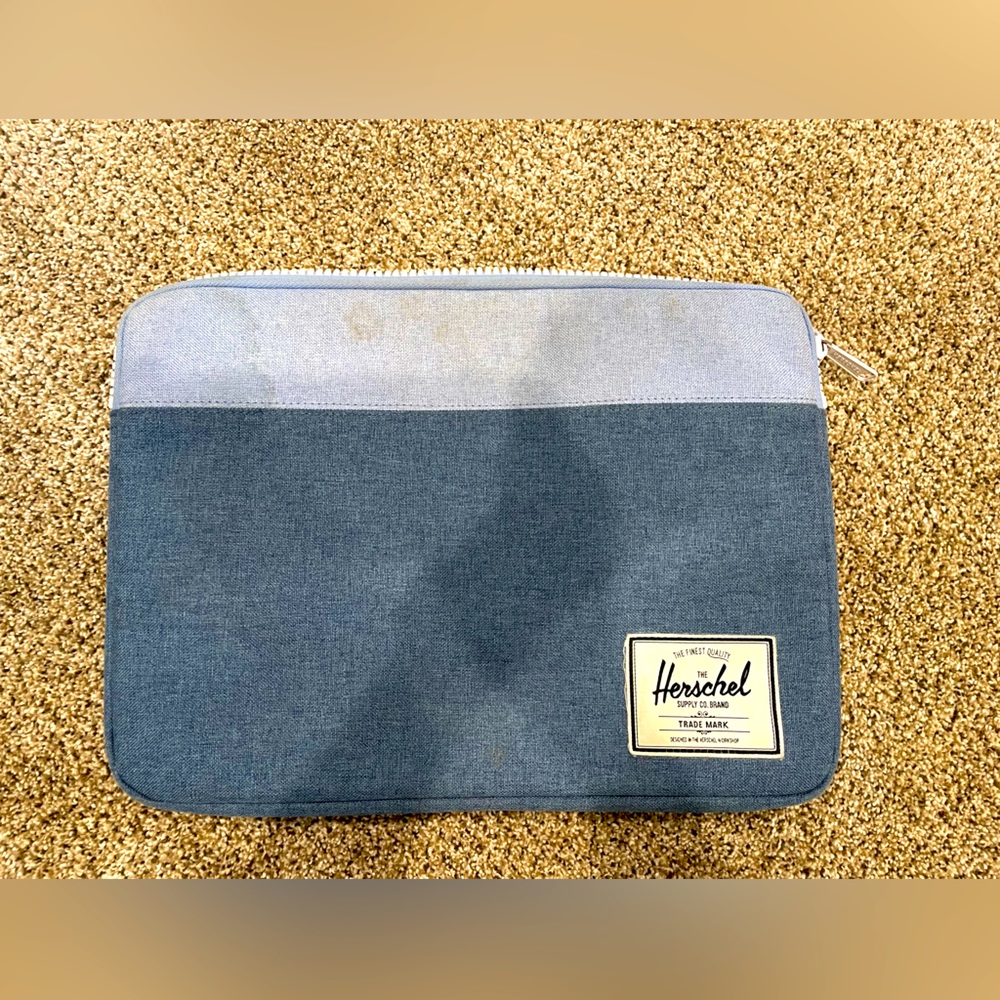 Laptop case - see pics for dimensions